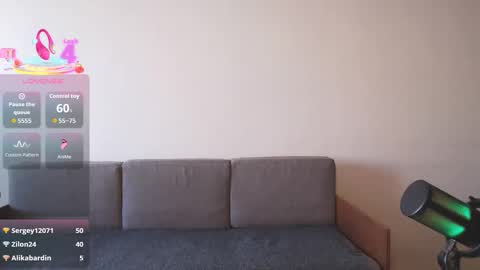 sweet_girl8484 online show from March 16, 2026, 5:24 am