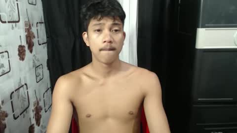 Snapshot of sweet_guyxx chatting on October 24, 2025, 5:37 am sweet_guyxx online show from October 24, 2025, 5:37 am