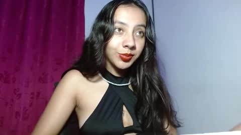Snapshot of sweet_isaa chatting on December 19, 2024, 3:51 am Hello welcome to my room - follow me please online show from December 19, 2024, 3:51 am