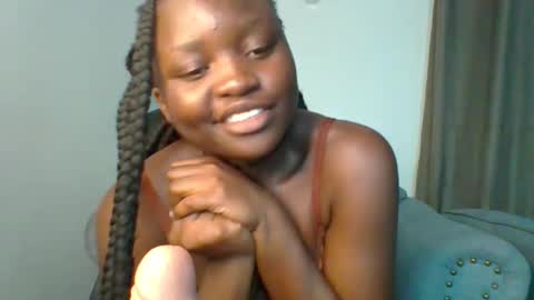 Snapshot of sweet_jenica chatting on December 31, 2024, 7:20 am ESTHER NEEMA online show from December 31, 2024, 7:20 am