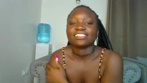 Snapshot of sweet_jenica chatting on January 14, 2025, 4:47 am ESTHER NEEMA online show from January 14, 2025, 4:47 am