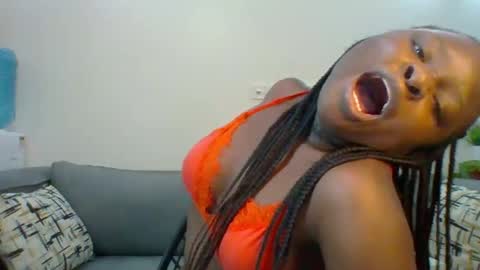 Snapshot of sweet_jenica chatting on January 24, 2025, 5:10 am ESTHER NEEMA online show from January 24, 2025, 5:10 am