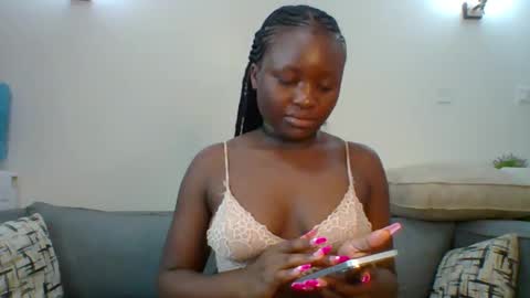 Snapshot of sweet_jenica chatting on January 28, 2025, 4:50 am ESTHER NEEMA online show from January 28, 2025, 4:50 am