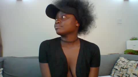 Snapshot of sweet_jenica chatting on February 25, 2025, 4:24 am ESTHER NEEMA online show from February 25, 2025, 4:24 am
