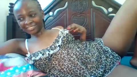 sweet_jovial online show from November 11, 2025, 8:03 am