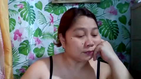 Snapshot of sweet_kayley chatting on December 13, 2024, 4:33 am sweet_kayley online show from December 13, 2024, 4:33 am