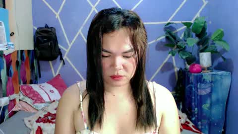 Snapshot of sweet_kendallxxxx chatting on December 17, 2024, 3:17 pm Nicahhh online show from December 17, 2024, 3:17 pm
