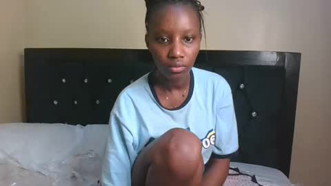 Snapshot of sweet_kio chatting on November 8, 2025, 10:48 am sexyy online show from November 8, 2025, 10:48 am