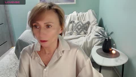Snapshot of sweet_kitty5 chatting on September 19, 2025, 5:42 am Helen online show from September 19, 2025, 5:42 am