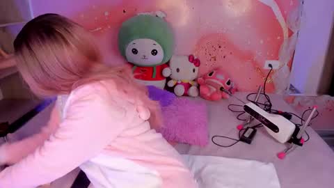 Lemarie online show from February 21, 2026, 12:17 pm