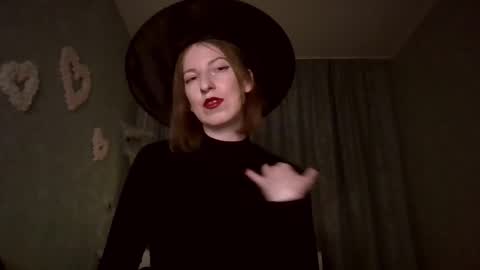 sweet_lilbunny online show from October 27, 2025, 3:16 pm