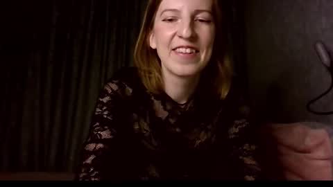 sweet_lilbunny online show from December 17, 2025, 3:51 pm