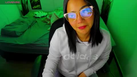 Snapshot of sweet_lina1 chatting on February 12, 2026, 1:44 am Lina online show from February 12, 2026, 1:44 am