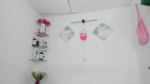 sweet_litle online show from July 16, 2026, 8:09 am