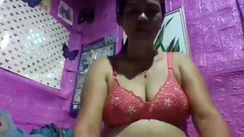 sweet_lyn2025 online show from May 29, 2026, 8:29 pm