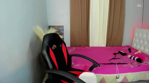 sweet_marie21 online show from May 1, 2026, 9:25 am