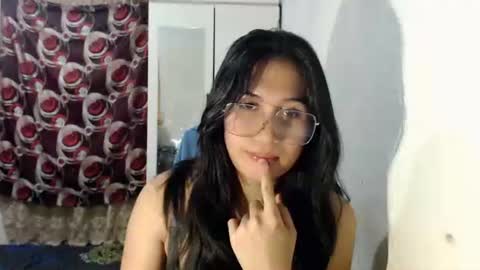 Snapshot of sweet_mariexxo chatting on February 20, 2026, 1:35 am Marie online show from February 20, 2026, 1:35 am