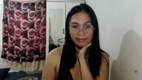 Snapshot of sweet_mariexxo chatting on February 27, 2026, 2:00 am Marie online show from February 27, 2026, 2:00 am