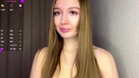 Snapshot of sweet_meaw chatting on January 7, 2026, 1:30 am Michelle online show from January 7, 2026, 1:30 am