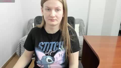 Snapshot of sweet_melody_of_ur_heart chatting on February 24, 2026, 4:32 am Mila online show from February 24, 2026, 4:32 am