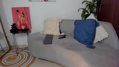 MIA 3 online show from November 10, 2025, 7:51 am