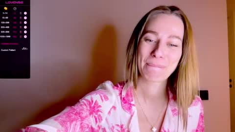 Snapshot of sweet_mia_91 chatting on March 2, 2025, 3:59 pm Mia online show from March 2, 2025, 3:59 pm