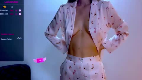 Snapshot of sweet_mia_91 chatting on September 12, 2025, 5:13 pm Mia online show from September 12, 2025, 5:13 pm