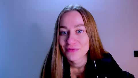 Mia online show from October 15, 2025, 11:21 am