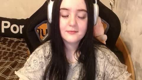 Snapshot of sweet_my_dream chatting on October 22, 2025, 2:50 pm sweet_my_dream online show from October 22, 2025, 2:50 pm