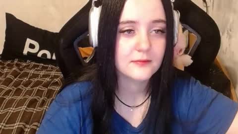 Snapshot of sweet_my_dream chatting on November 5, 2025, 12:16 pm sweet_my_dream online show from November 5, 2025, 12:16 pm