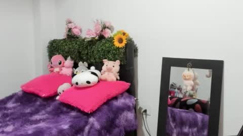 Nhaomy online show from February 6, 2026, 9:07 pm