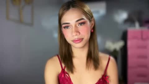 Snapshot of sweet_nikki03 chatting on July 16, 2026, 10:43 am sweet_nikki03 online show from July 16, 2026, 10:43 am