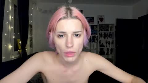 kira online show from October 20, 2025, 6:19 pm