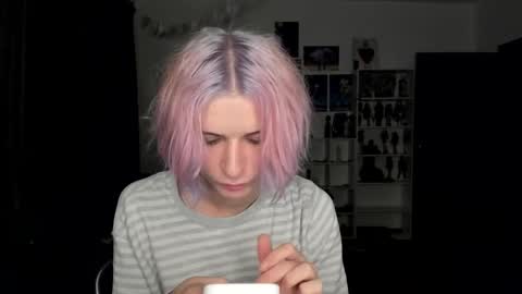 kira online show from October 24, 2025, 7:32 pm