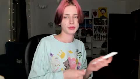 kira online show from January 12, 2026, 6:35 pm