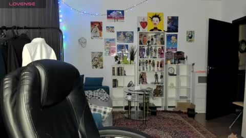 kira online show from April 7, 2026, 3:23 pm