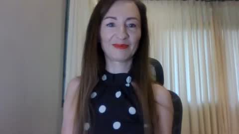 Snapshot of sweet_poeme chatting on June 15, 2026, 11:23 am sweet_poeme online show from June 15, 2026, 11:23 am