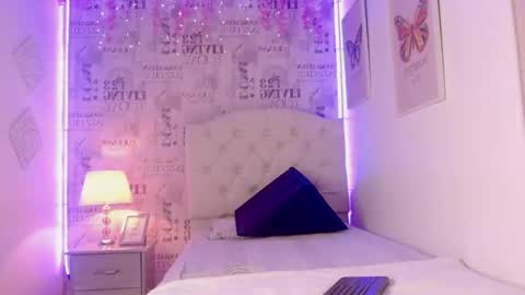   online show from November 5, 2025, 8:09 pm