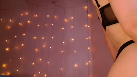 Sweet Rosely online show from December 3, 2025, 4:31 am