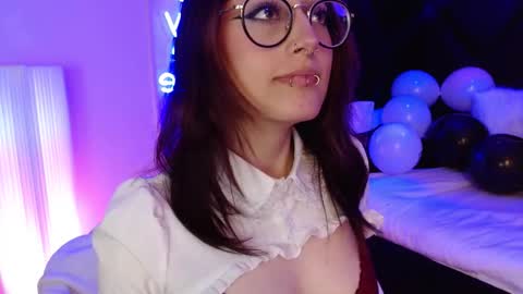 Snapshot of sweet_roxanee chatting on November 7, 2025, 4:34 am Roxanee online show from November 7, 2025, 4:34 am