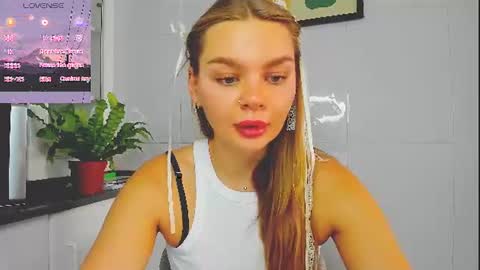 Snapshot of sweet_sabriina chatting on July 22, 2026, 6:27 am Sabina online show from July 22, 2026, 6:27 am