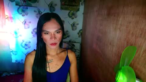 Zhienne online show from November 22, 2025, 11:42 am