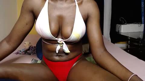 Snapshot of sweet_sherie chatting on December 3, 2024, 5:42 am ellanah Tracie online show from December 3, 2024, 5:42 am