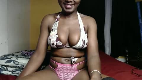 Snapshot of sweet_sherie chatting on January 17, 2025, 6:54 pm ellanah Tracie online show from January 17, 2025, 6:54 pm