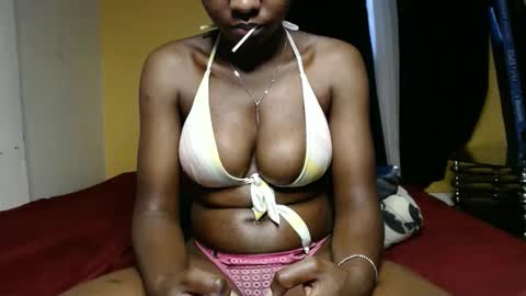 Snapshot of sweet_sherie chatting on March 6, 2025, 9:14 am ellanah Tracie online show from March 6, 2025, 9:14 am