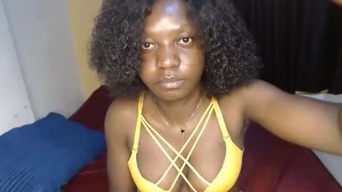 Snapshot of sweet_sherie chatting on October 14, 2025, 12:00 am ellanah Tracie online show from October 14, 2025, 12:00 am