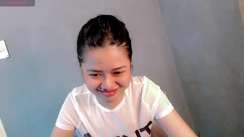 Snapshot of sweet_sirenxx chatting on December 23, 2024, 5:39 am Leah online show from December 23, 2024, 5:39 am