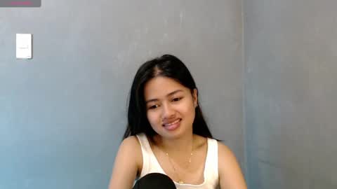 Snapshot of sweet_sirenxx chatting on March 5, 2025, 1:39 pm Leah online show from March 5, 2025, 1:39 pm