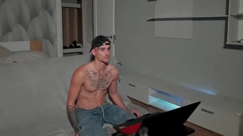 sweet_smith8 online show from October 13, 2025, 2:39 pm