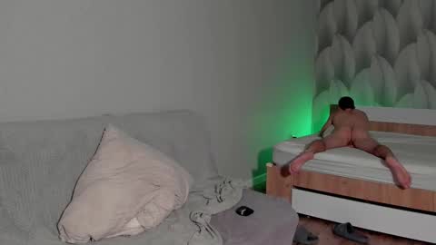 sweet_smith8 online show from October 18, 2025, 9:04 pm